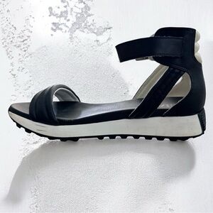 MIA Women’s Kathie Sporty Chic Sandals Black/White Strappy Ankle Size 8.5